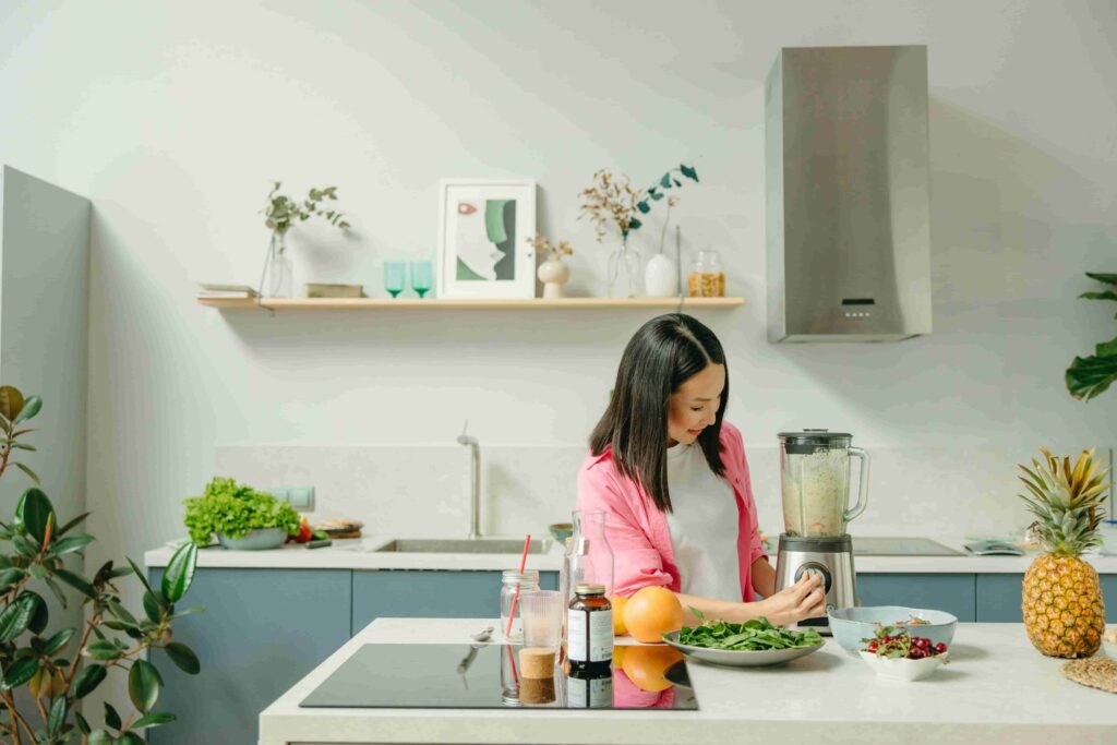 What Role Does Diet Play in Mental Health? 10 Expart Advi What Role Does Diet Play in Mental Health (Photo By Yaroslav Shuraev)
